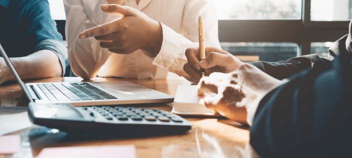 Wellers Blog Imaghand the Reins over to an Accountant Image